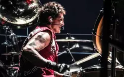 Deen Castronovo